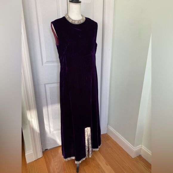 1960s Voluptuous Purple Velvet Maxi Dress - Picture 1 of 13